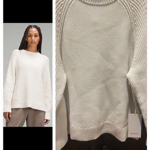 NEW WITH TAG LULULEMON CREWNECK SWEATER - MEDIUM